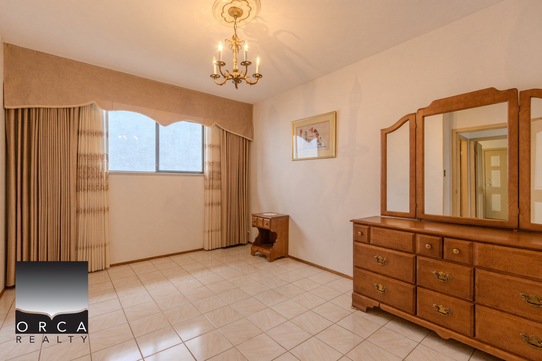 2411 East 39th Avenue, Vancouver