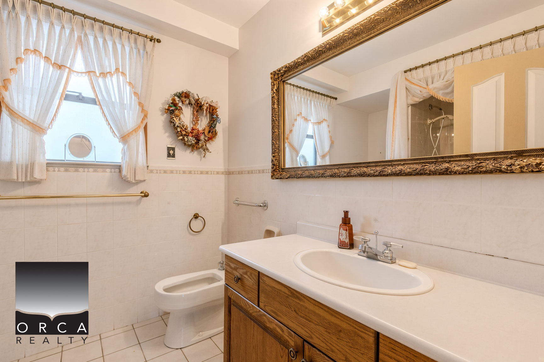 2411 East 39th Avenue, Vancouver
