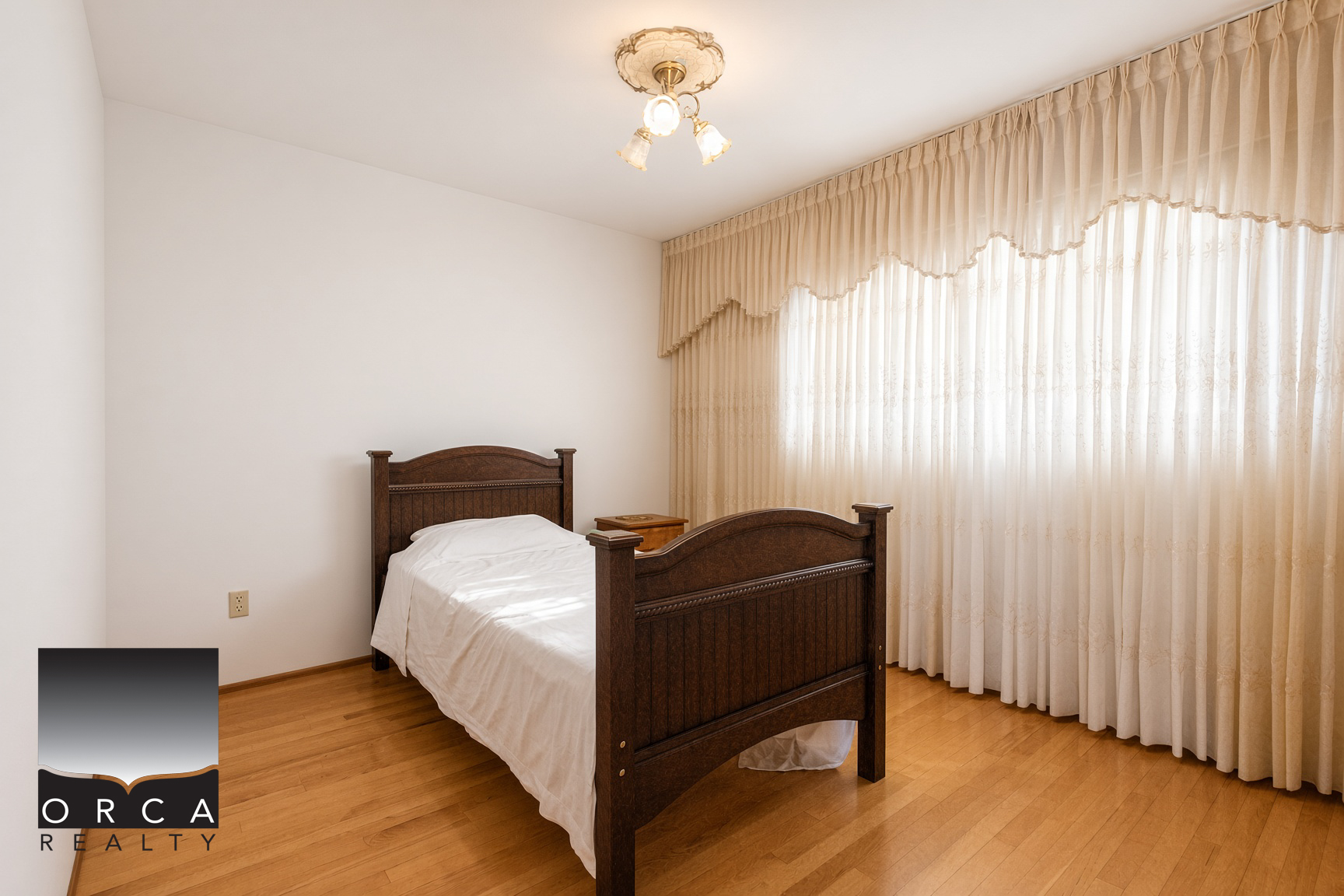 2411 East 39th Avenue, Vancouver