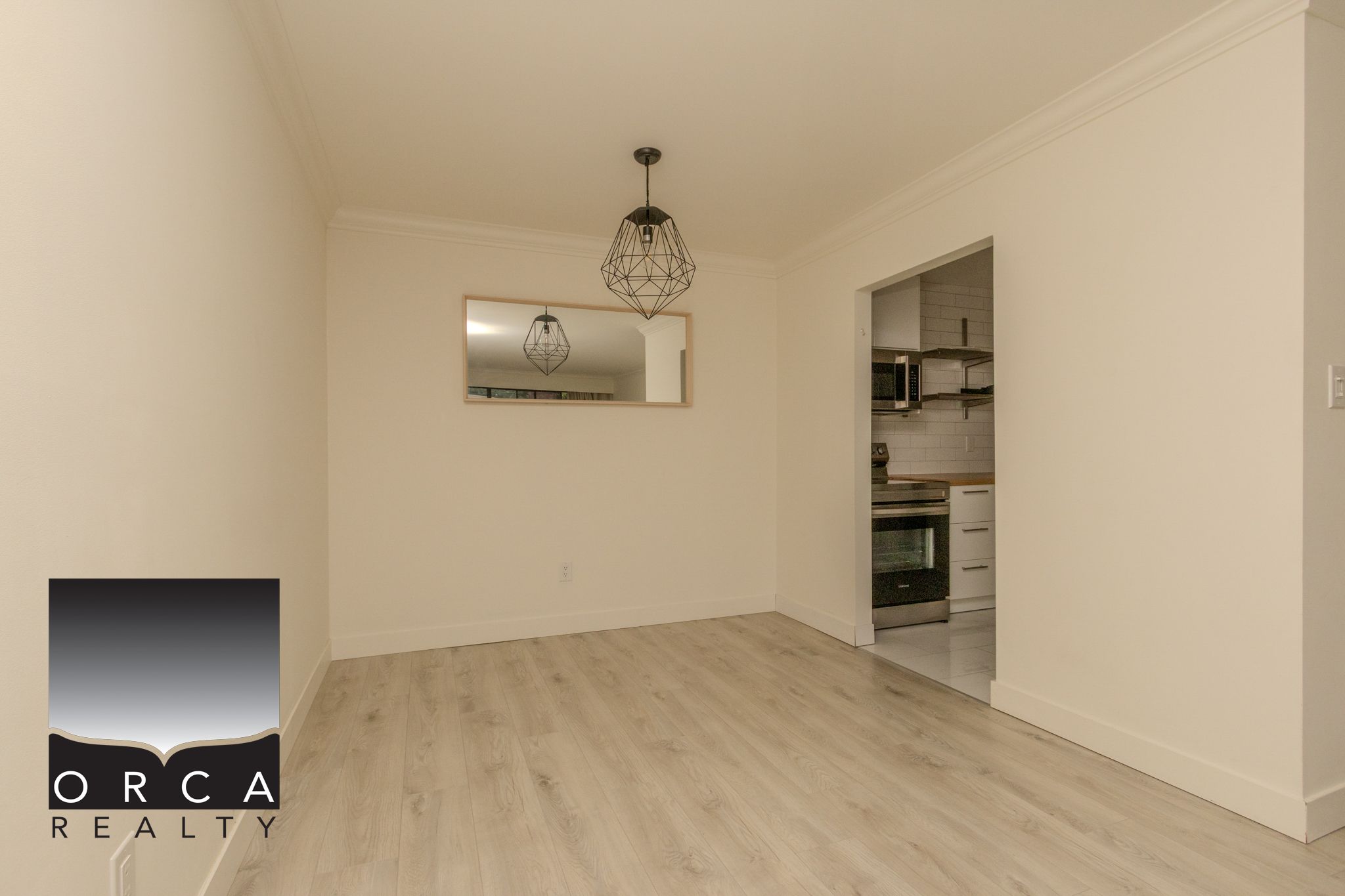 420-1385 Draycott Road, North Vancouver