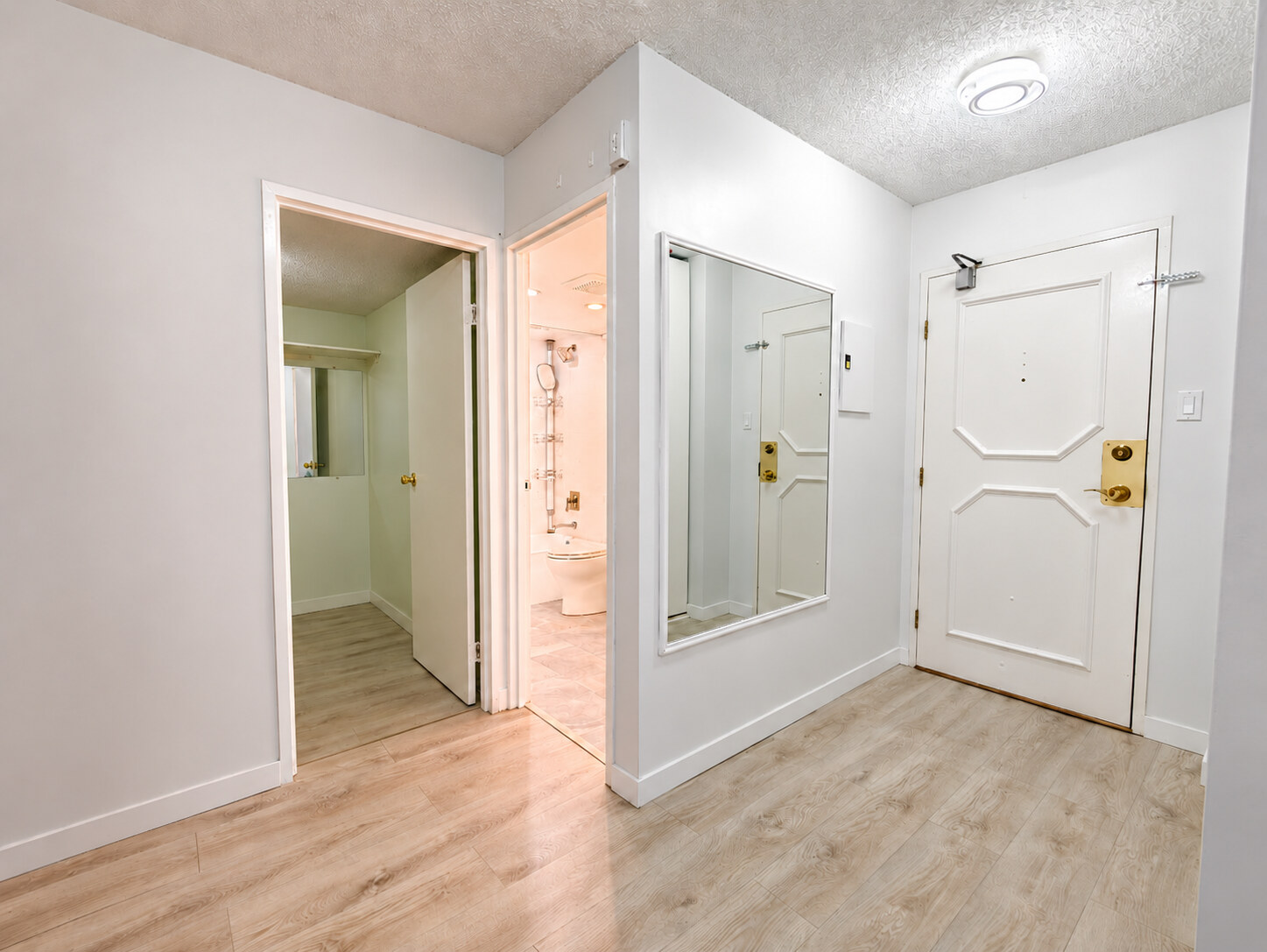409-2024 Fullerton Ave, North Vancouver