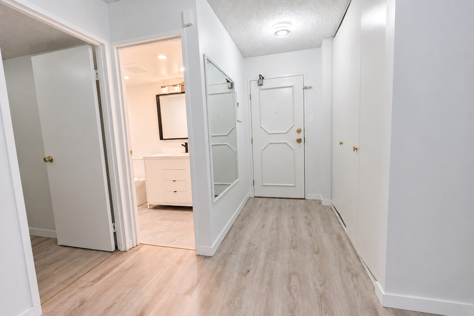 409-2024 Fullerton Ave, North Vancouver