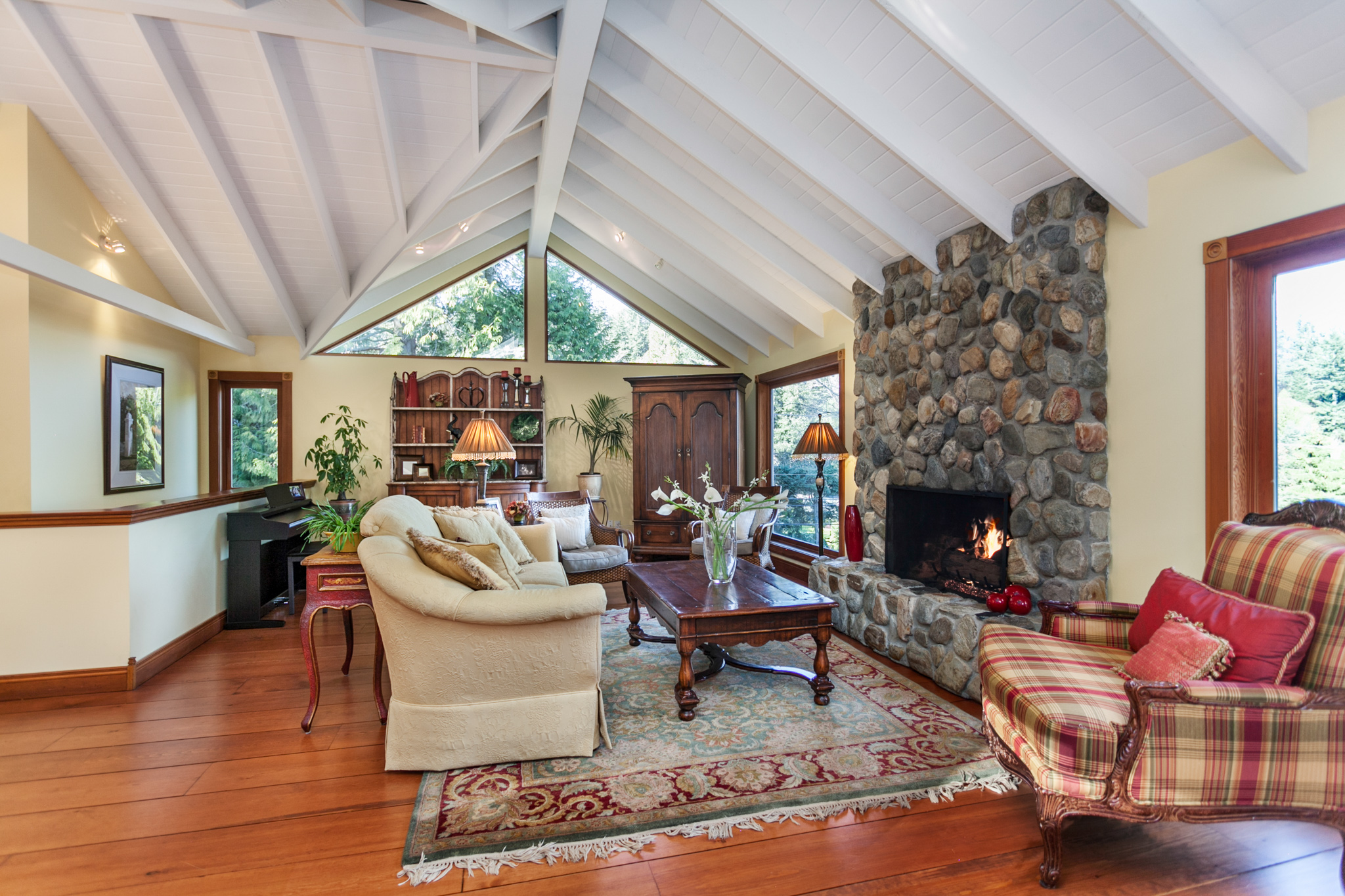 4956 Marine Dr, West Vancouver