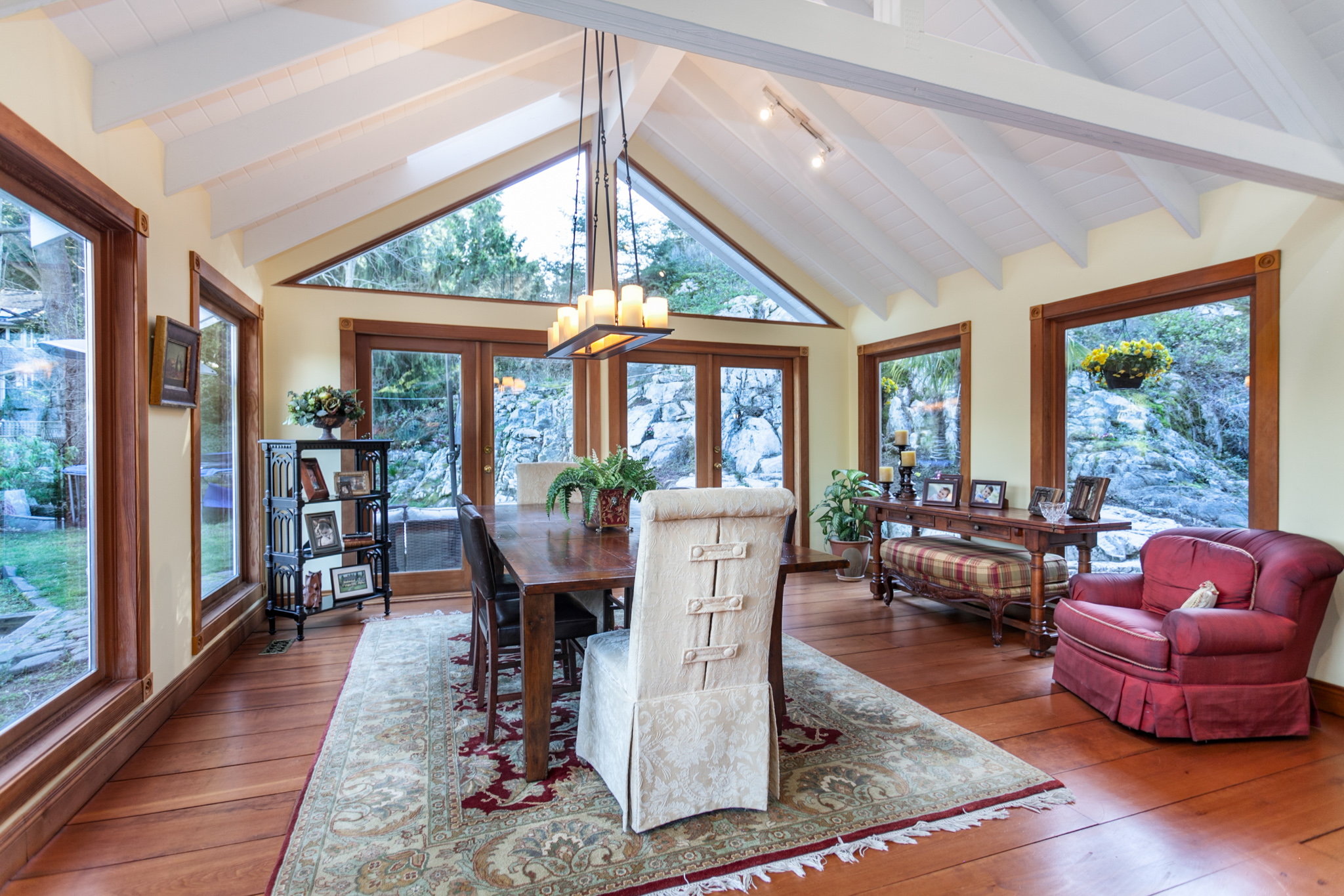 4956 Marine Dr, West Vancouver