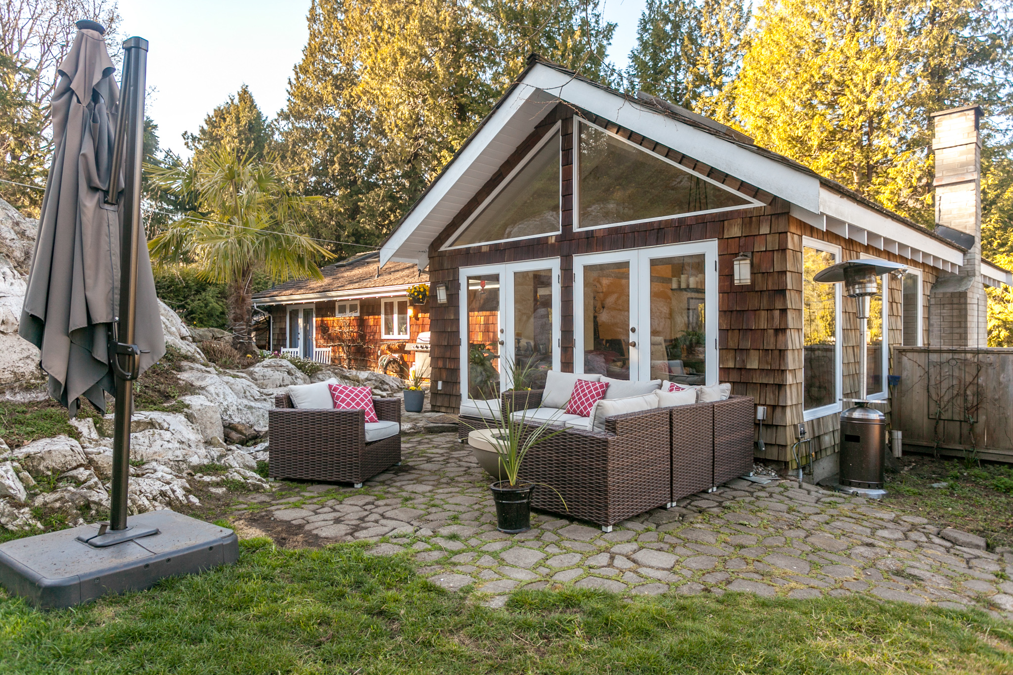 4956 Marine Dr, West Vancouver