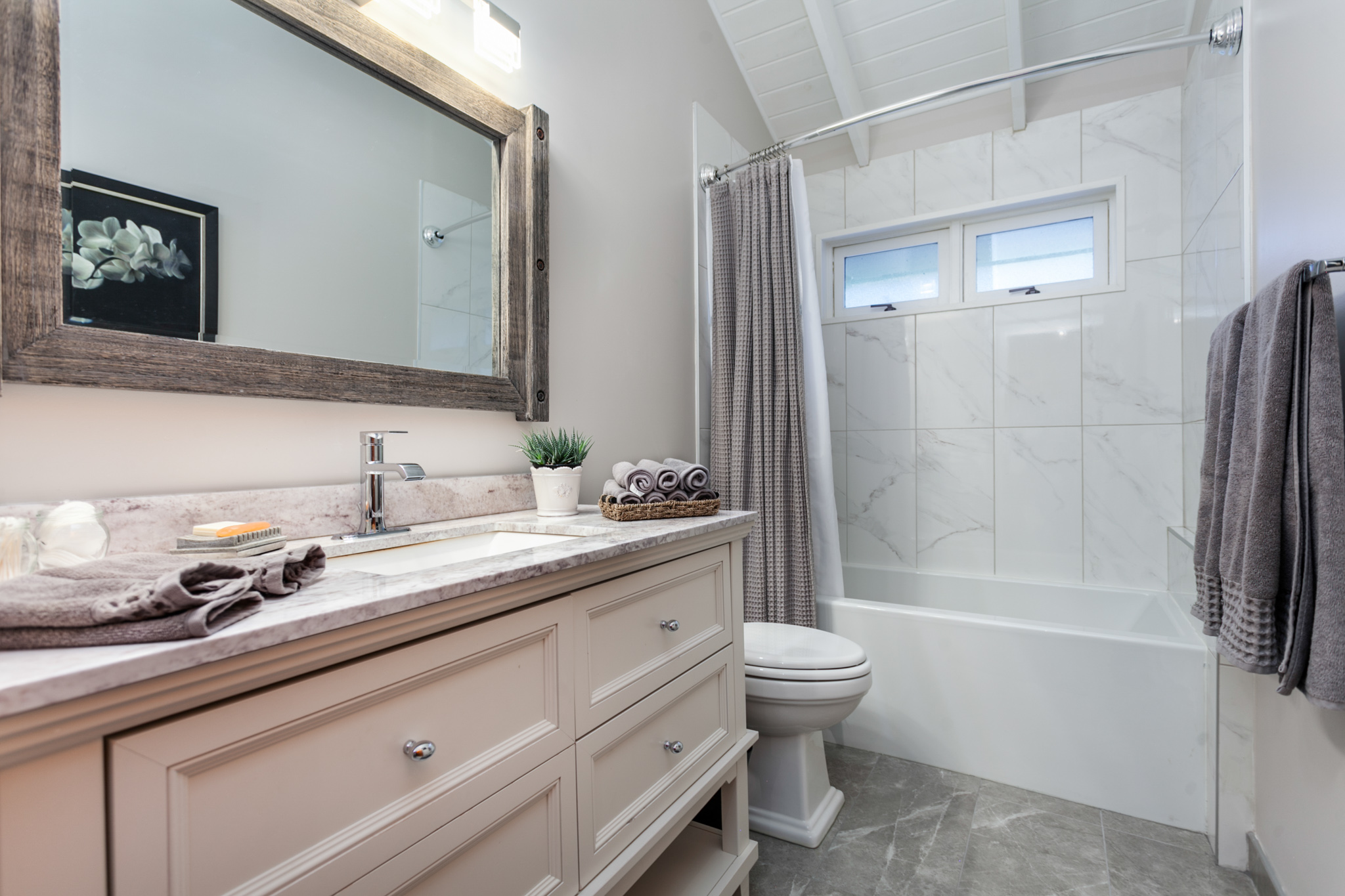 4956 Marine Dr, West Vancouver