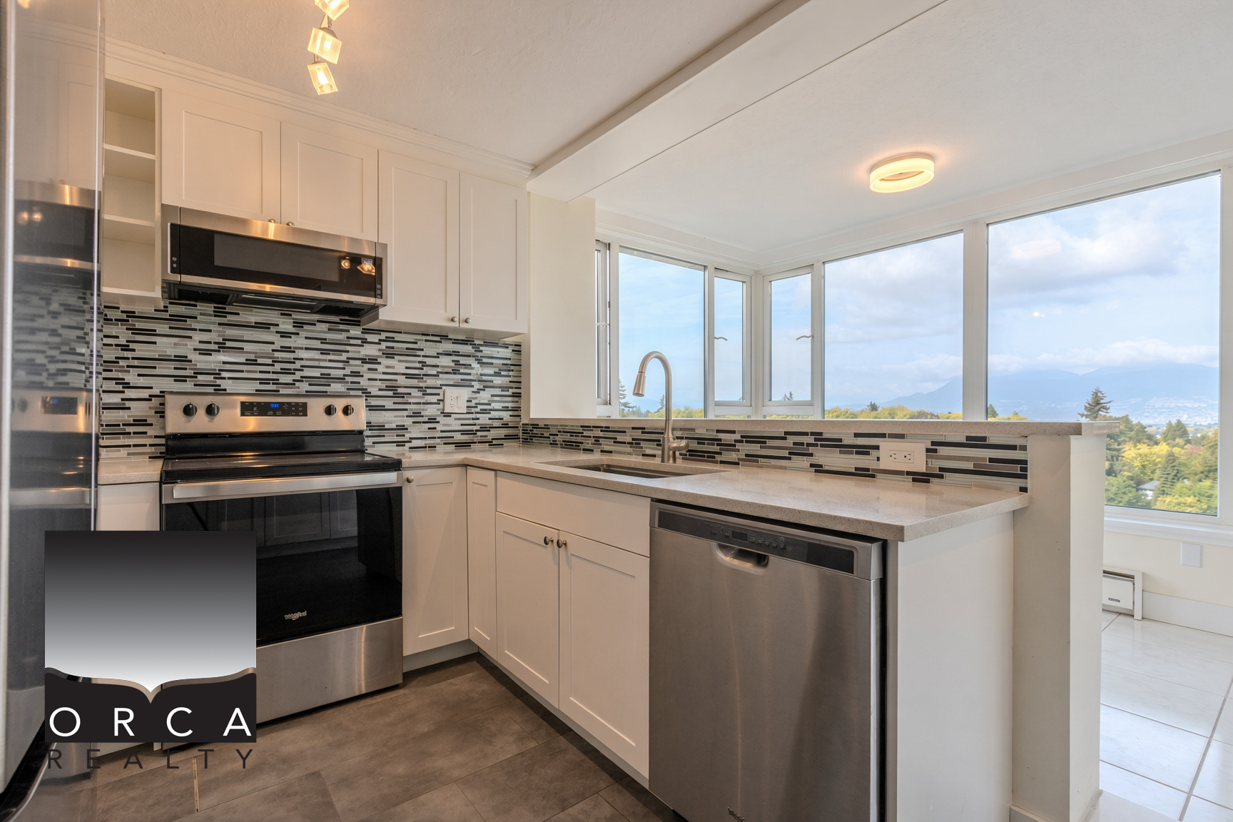 1102-5425 Yew Street, Vancouver