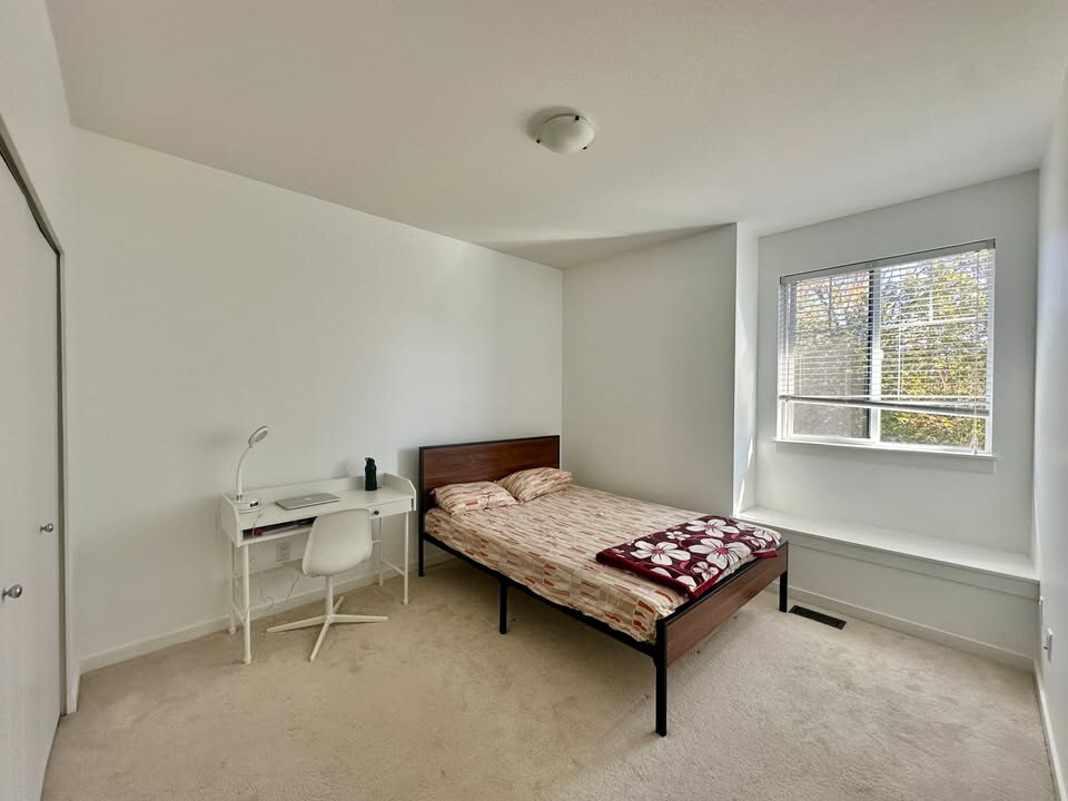 8455 207 St, Langley