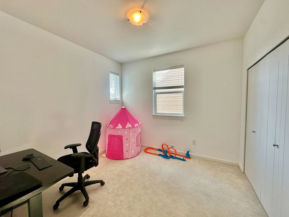8455 207 St, Langley