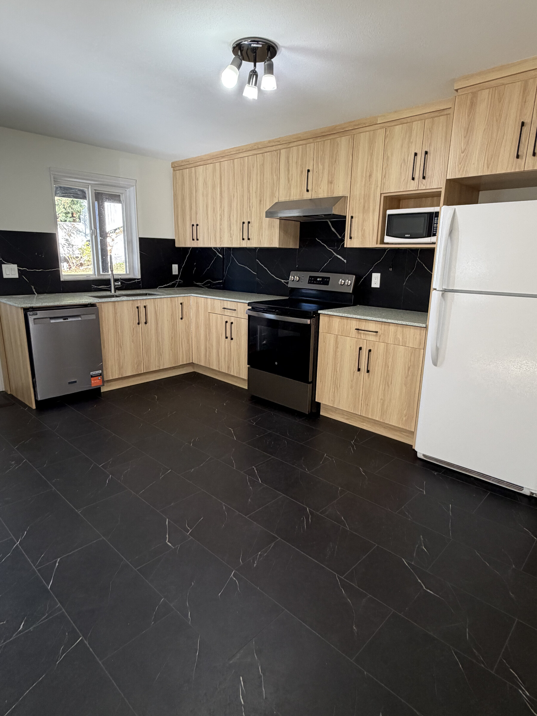 1620 Parkway Blvd, Coquitlam