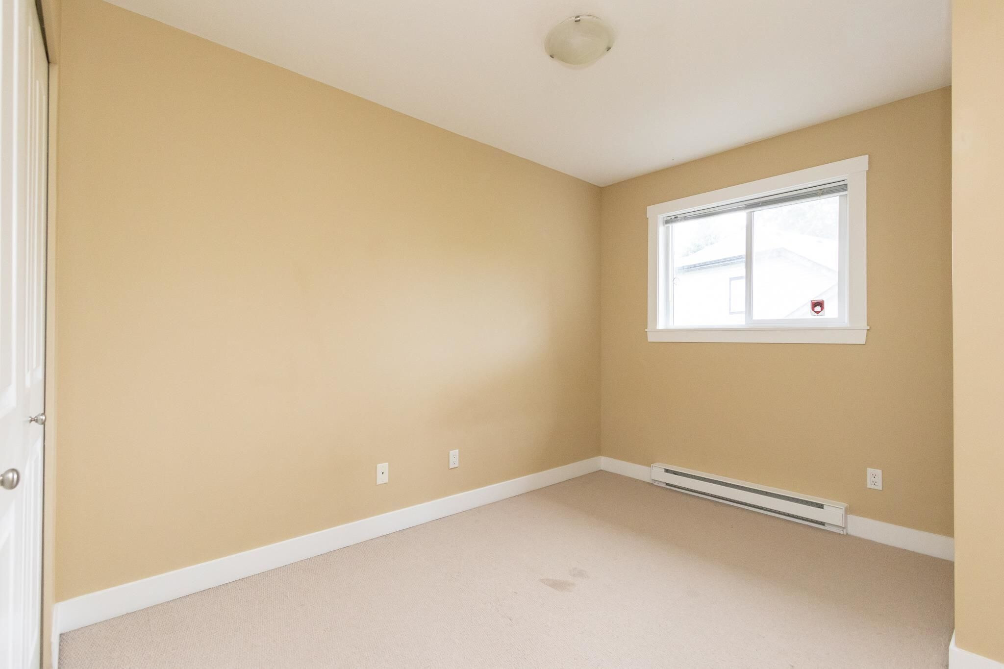 57-7428 14th Ave, Burnaby (No Pets Allowed)