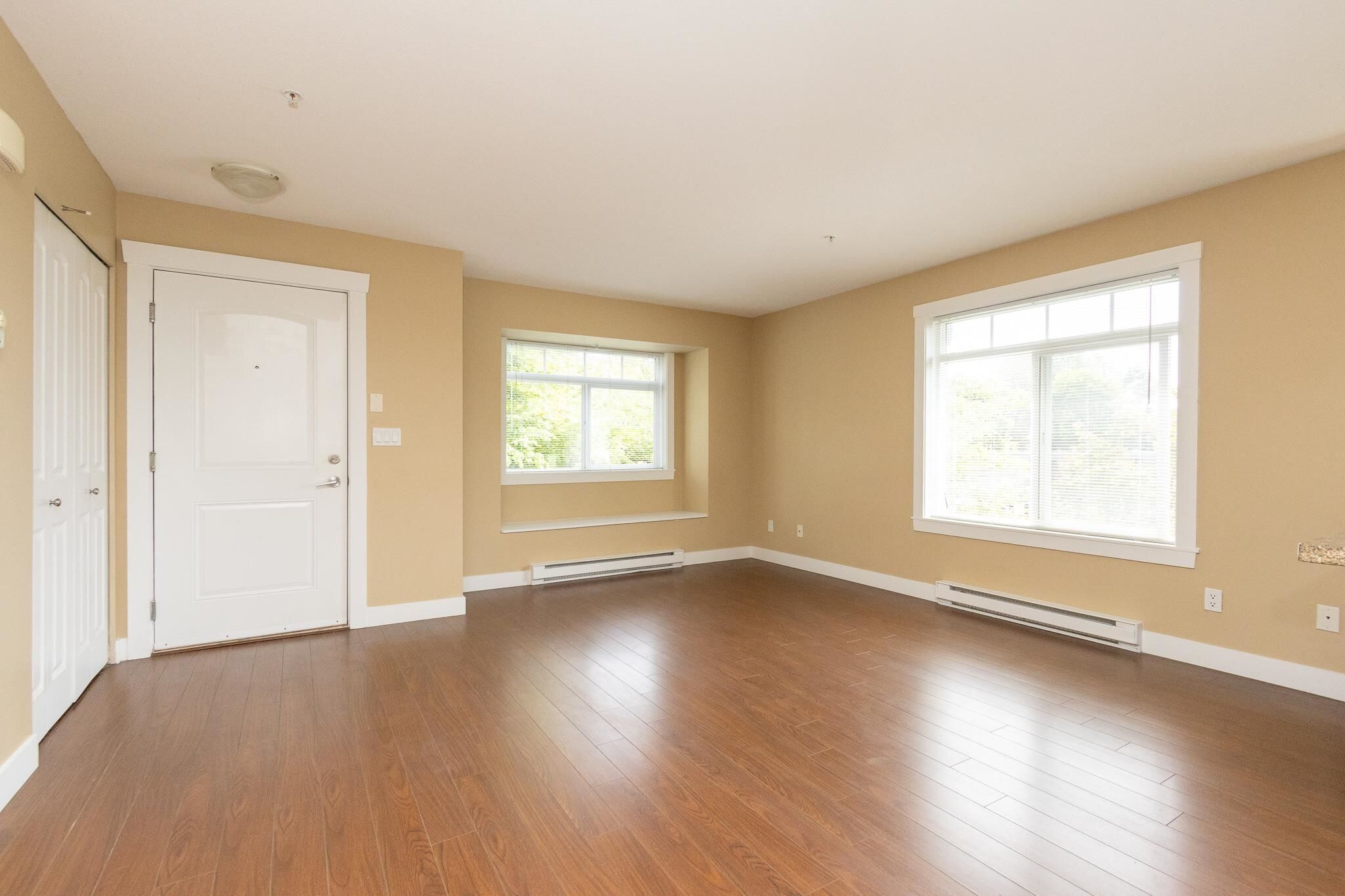 57-7428 14th Ave, Burnaby (No Pets Allowed)