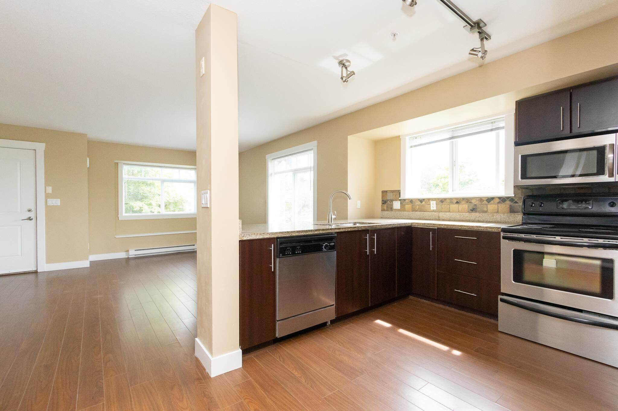 57-7428 14th Ave, Burnaby (No Pets Allowed)