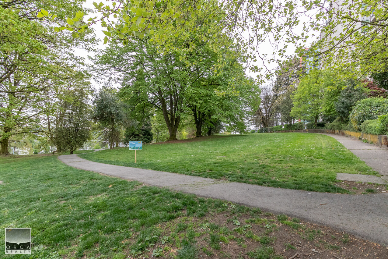 418 65 First Street, New Westminster