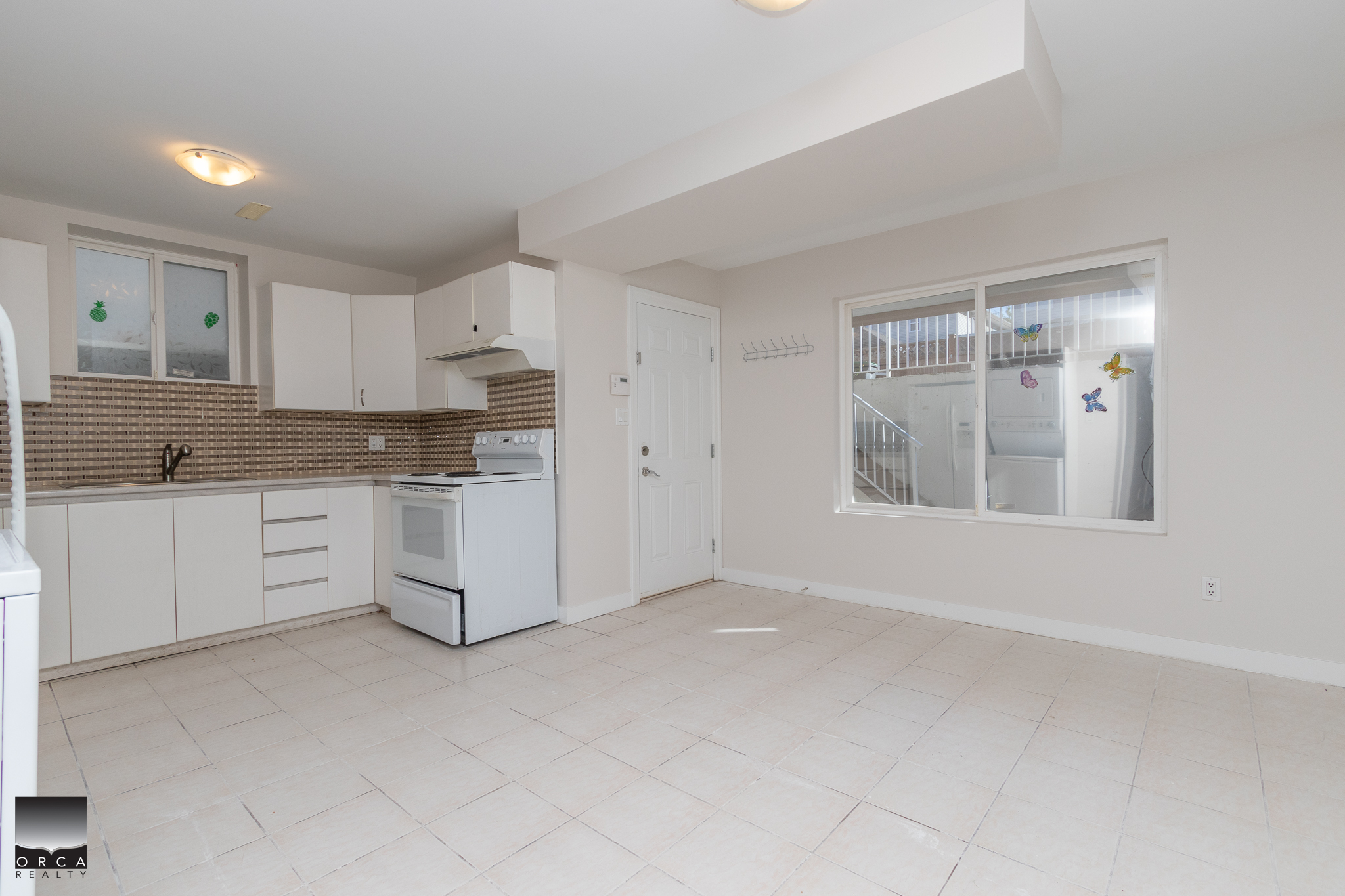 19130 69A Avenue, Surrey (Lower Level)