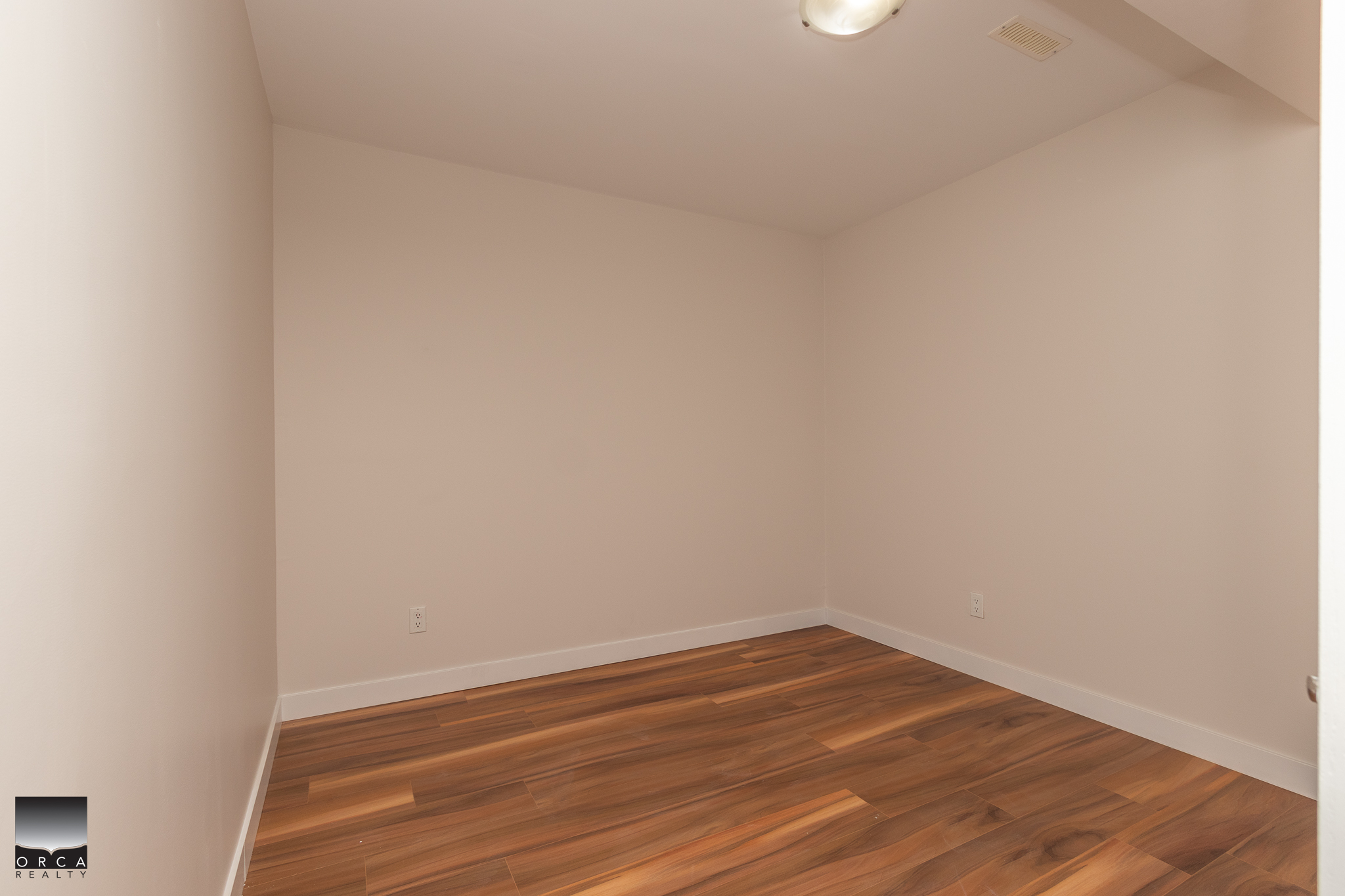 19130 69A Avenue, Surrey (Lower Level)