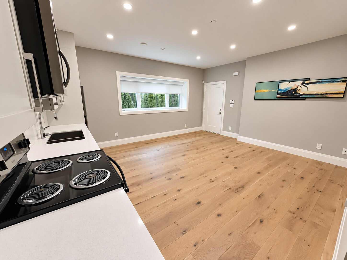 848 Roslyn Blvd, North Vancouver (Bsmt Suite)