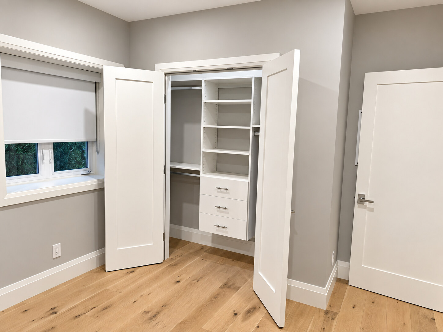 848 Roslyn Blvd, North Vancouver (Bsmt Suite)