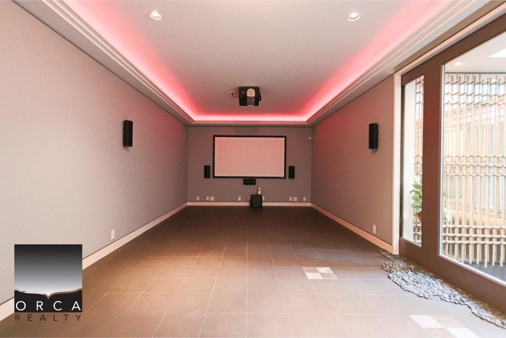 687 Beachview Drive, North Vancouver