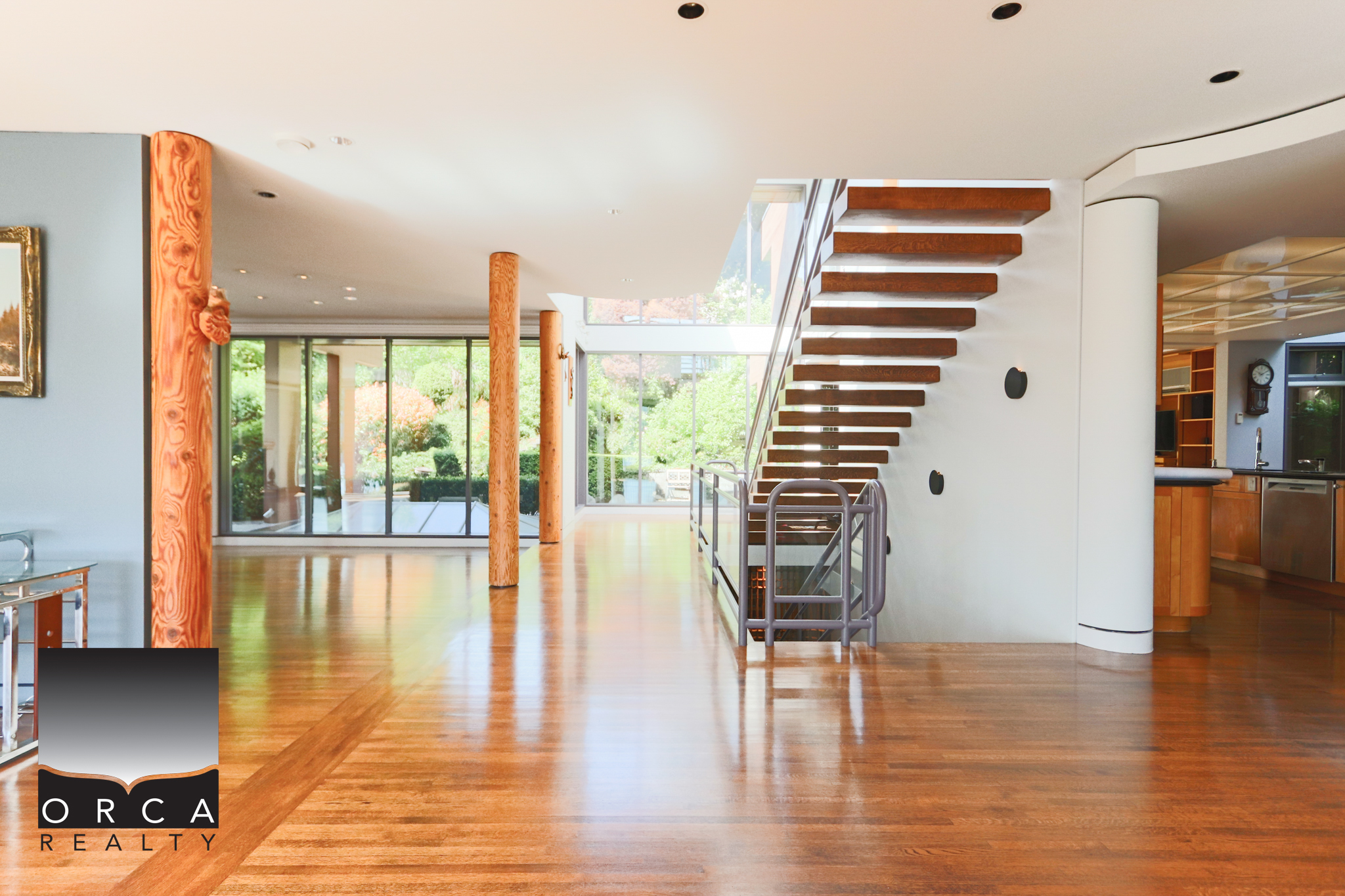 687 Beachview Drive, North Vancouver