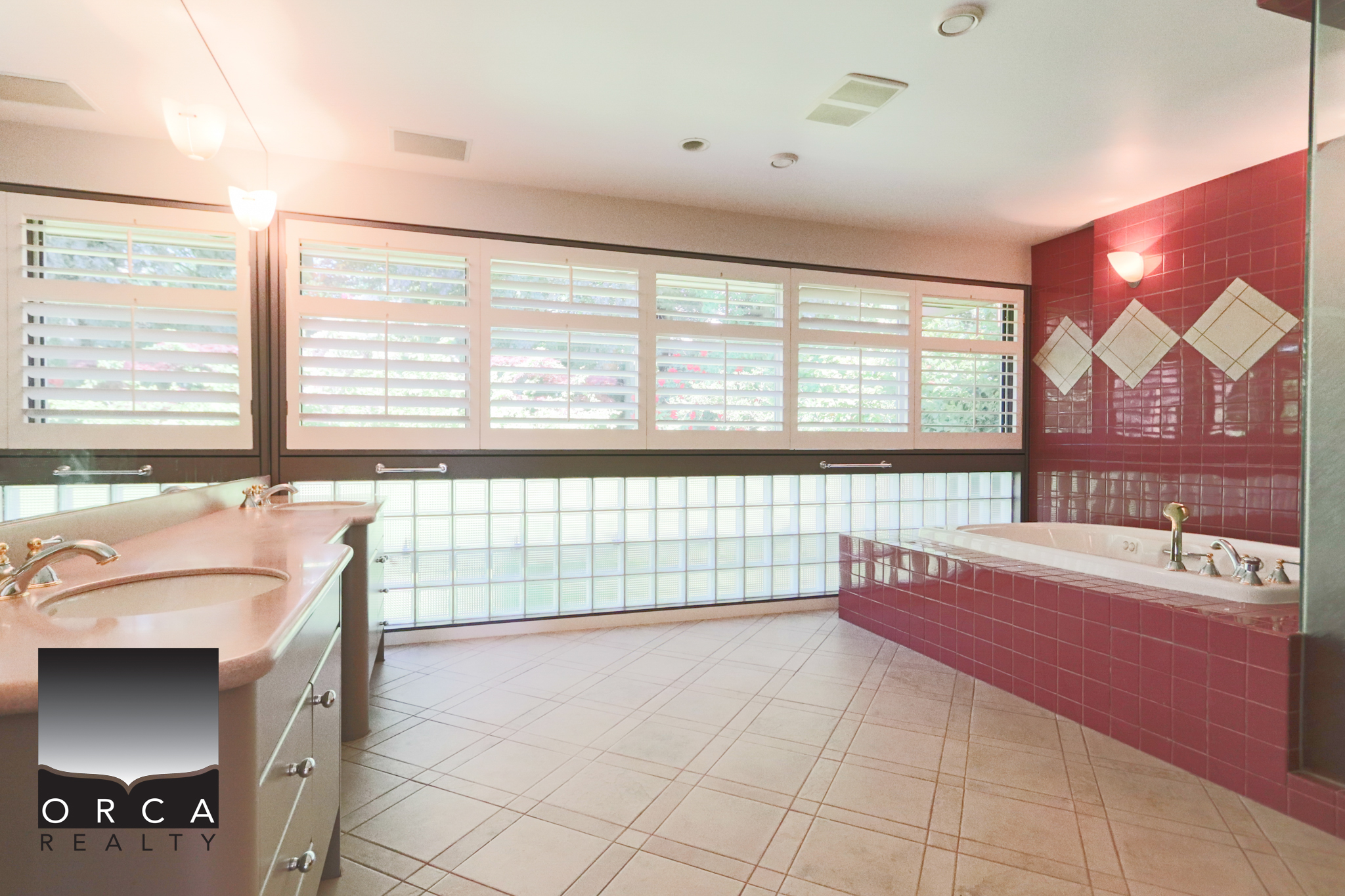 687 Beachview Drive, North Vancouver