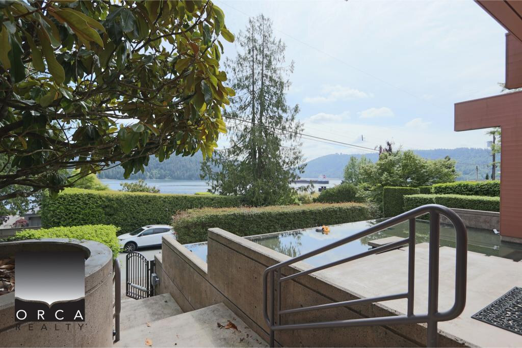 687 Beachview Drive, North Vancouver