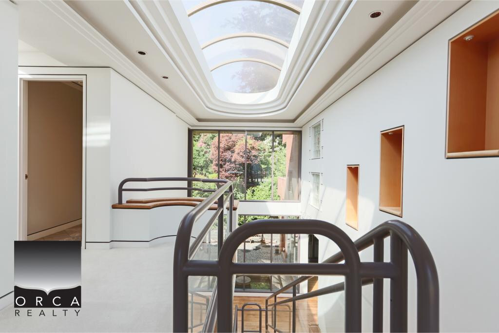 687 Beachview Drive, North Vancouver