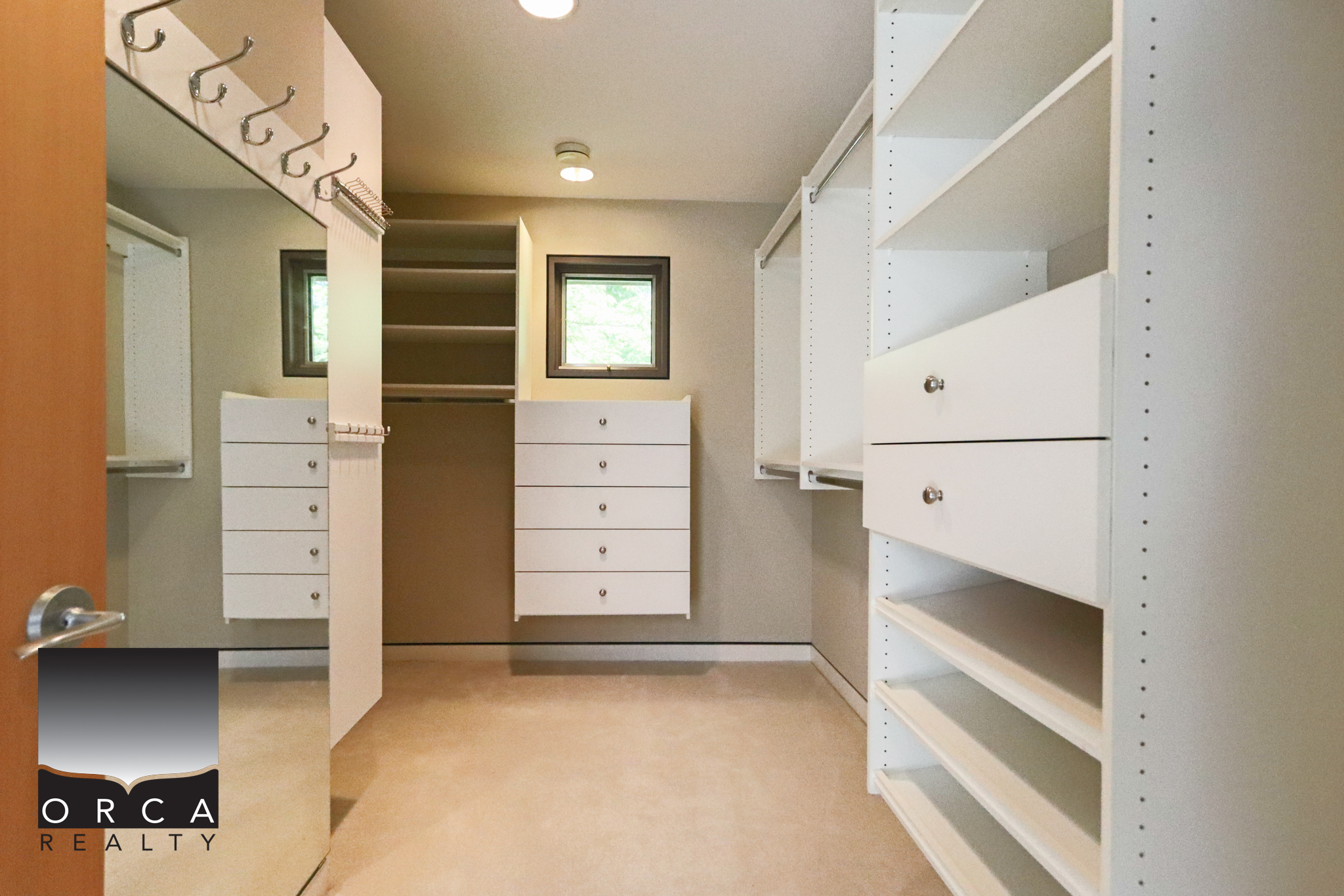 687 Beachview Drive, North Vancouver