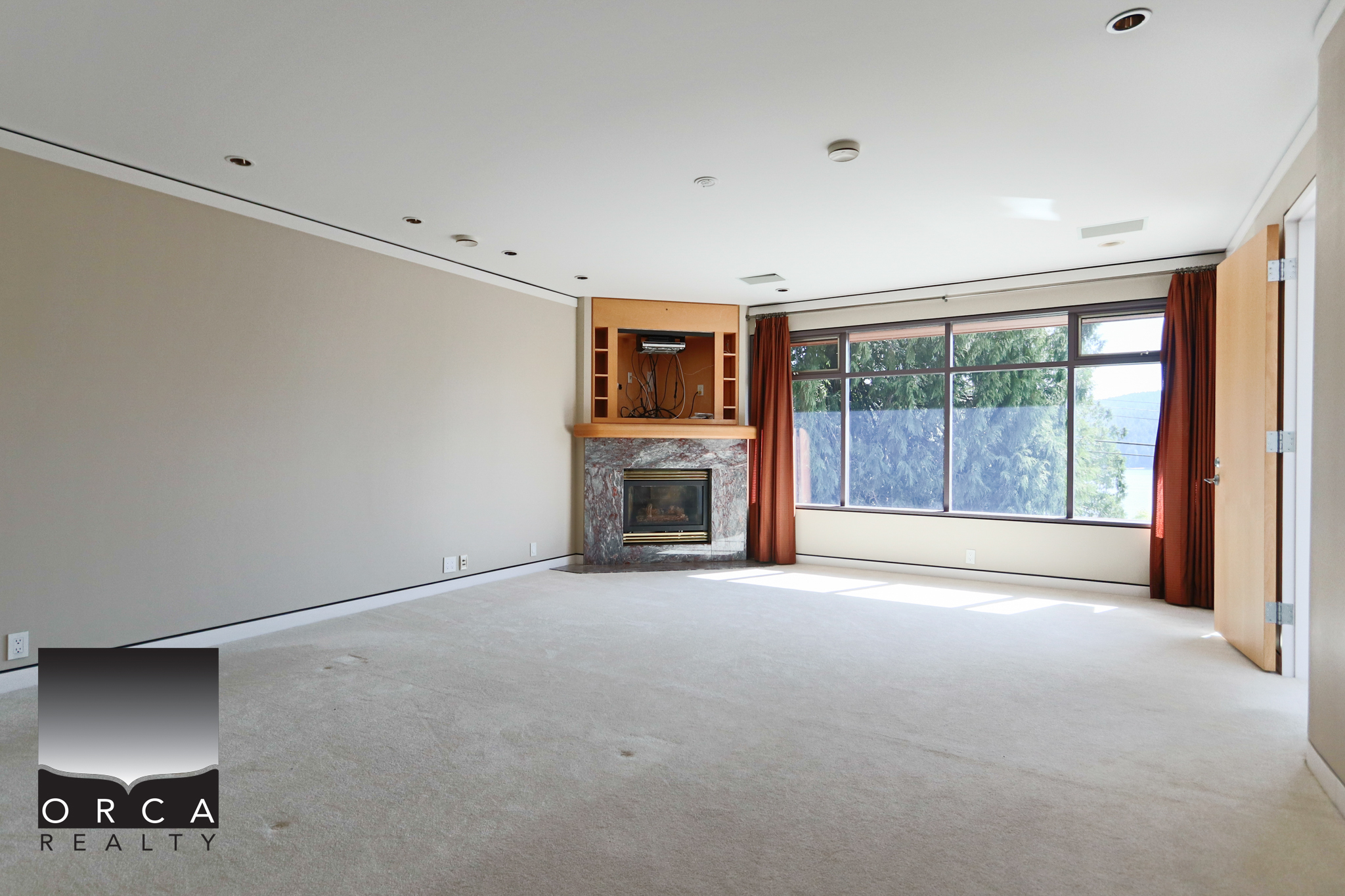 687 Beachview Drive, North Vancouver