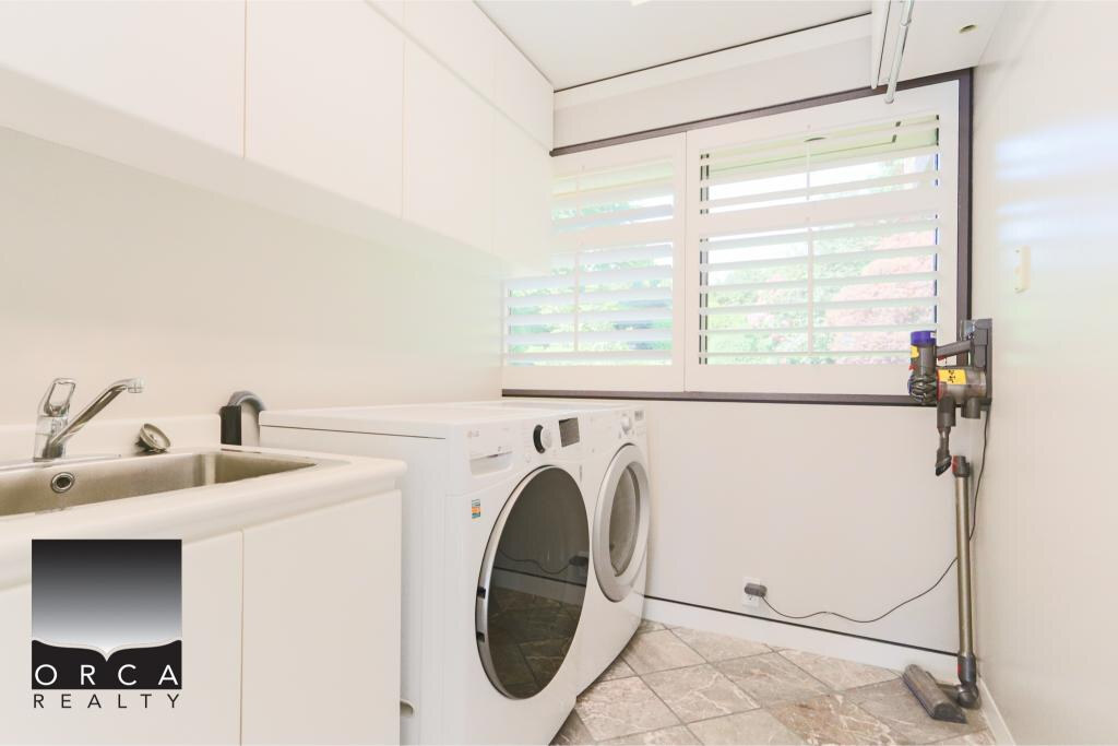 687 Beachview Drive, North Vancouver