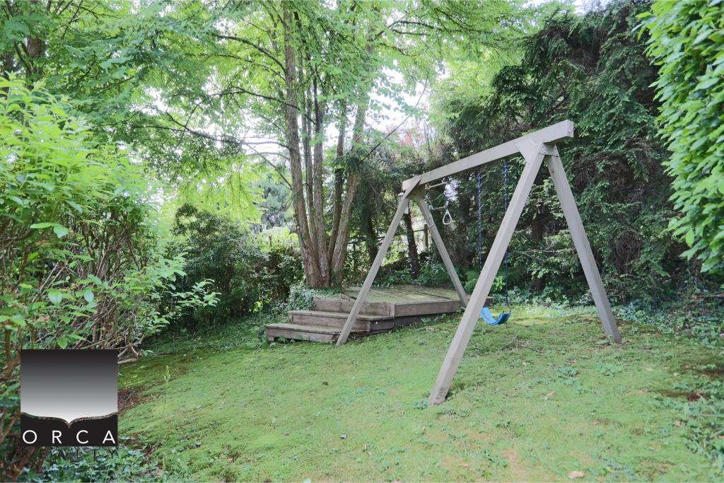 687 Beachview Drive, North Vancouver
