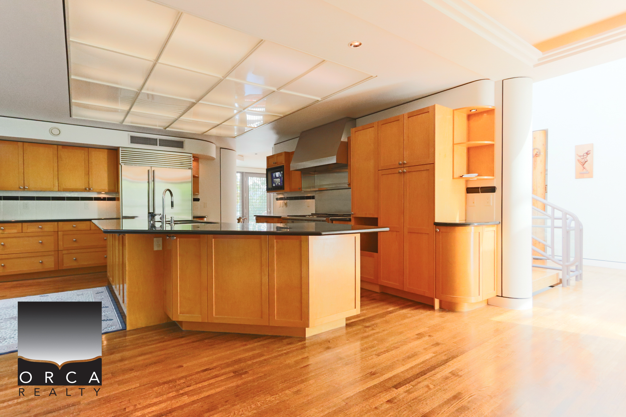 687 Beachview Drive, North Vancouver