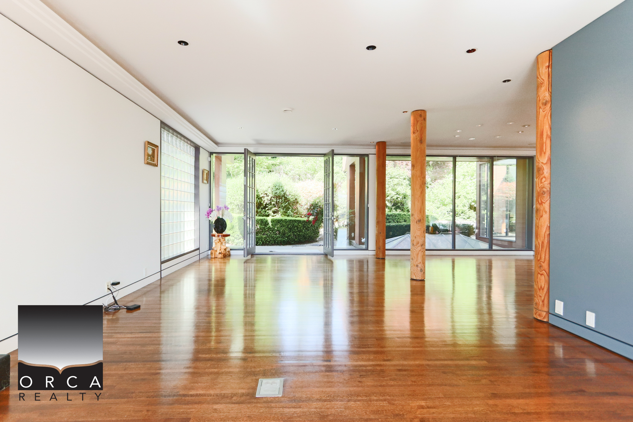687 Beachview Drive, North Vancouver