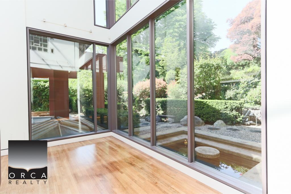 687 Beachview Drive, North Vancouver