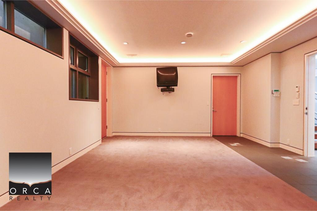 687 Beachview Drive, North Vancouver