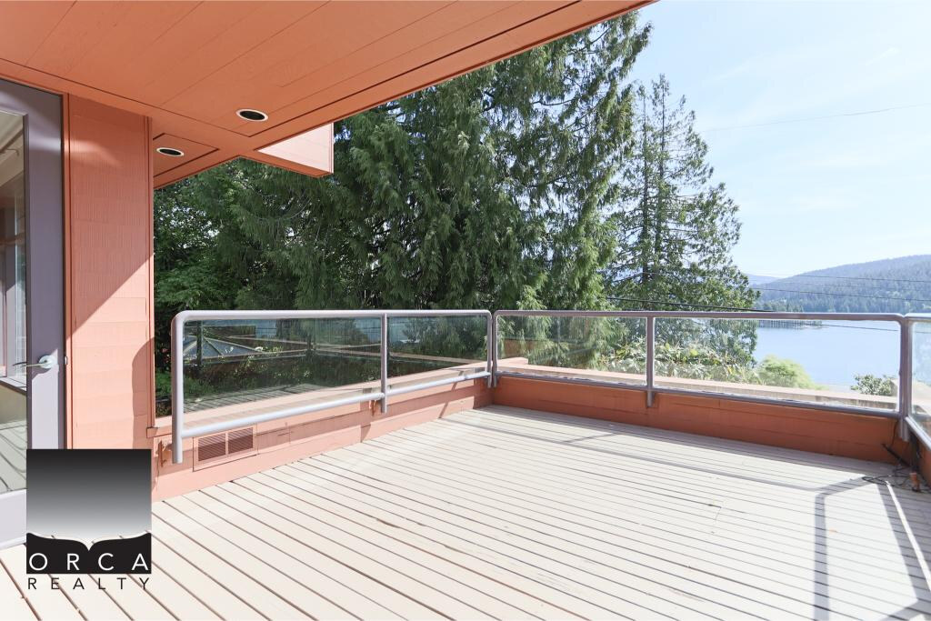 687 Beachview Drive, North Vancouver