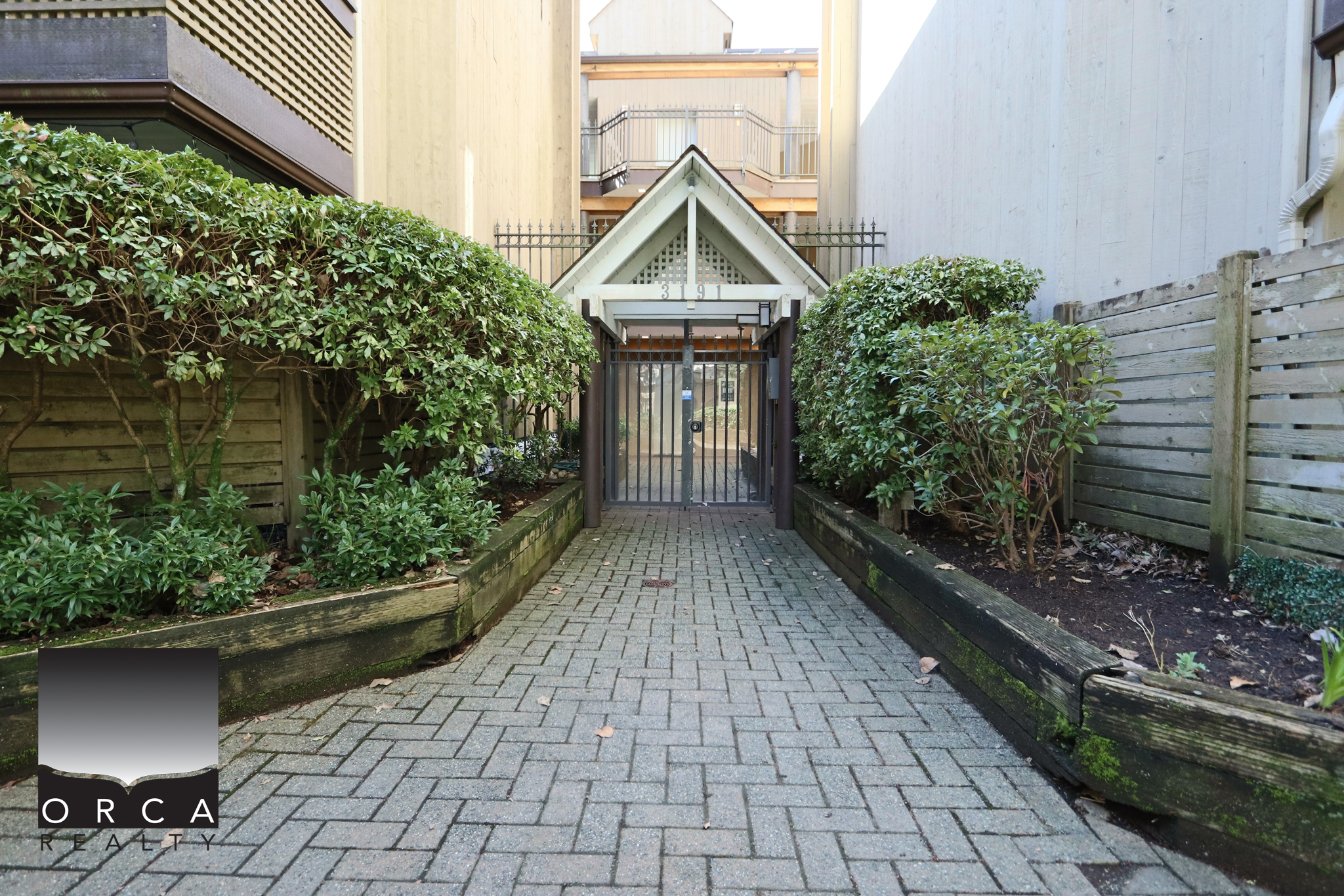 202-3191 Mountain Highway, North Vancouver