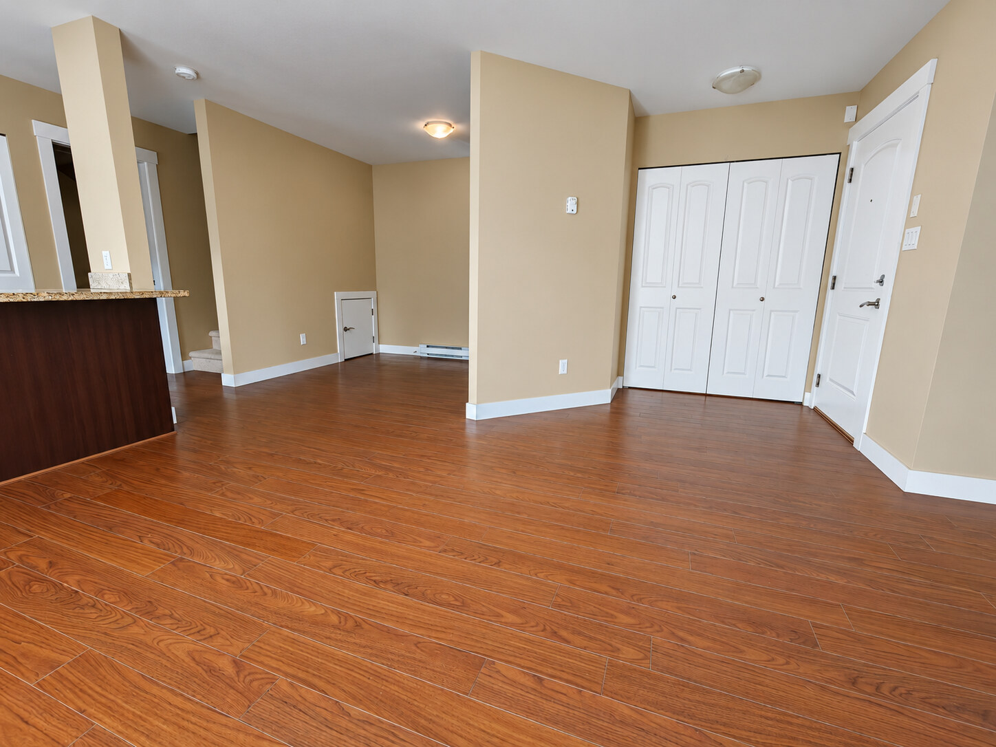 57-7428 14th Ave, Burnaby (Pets Allowed)