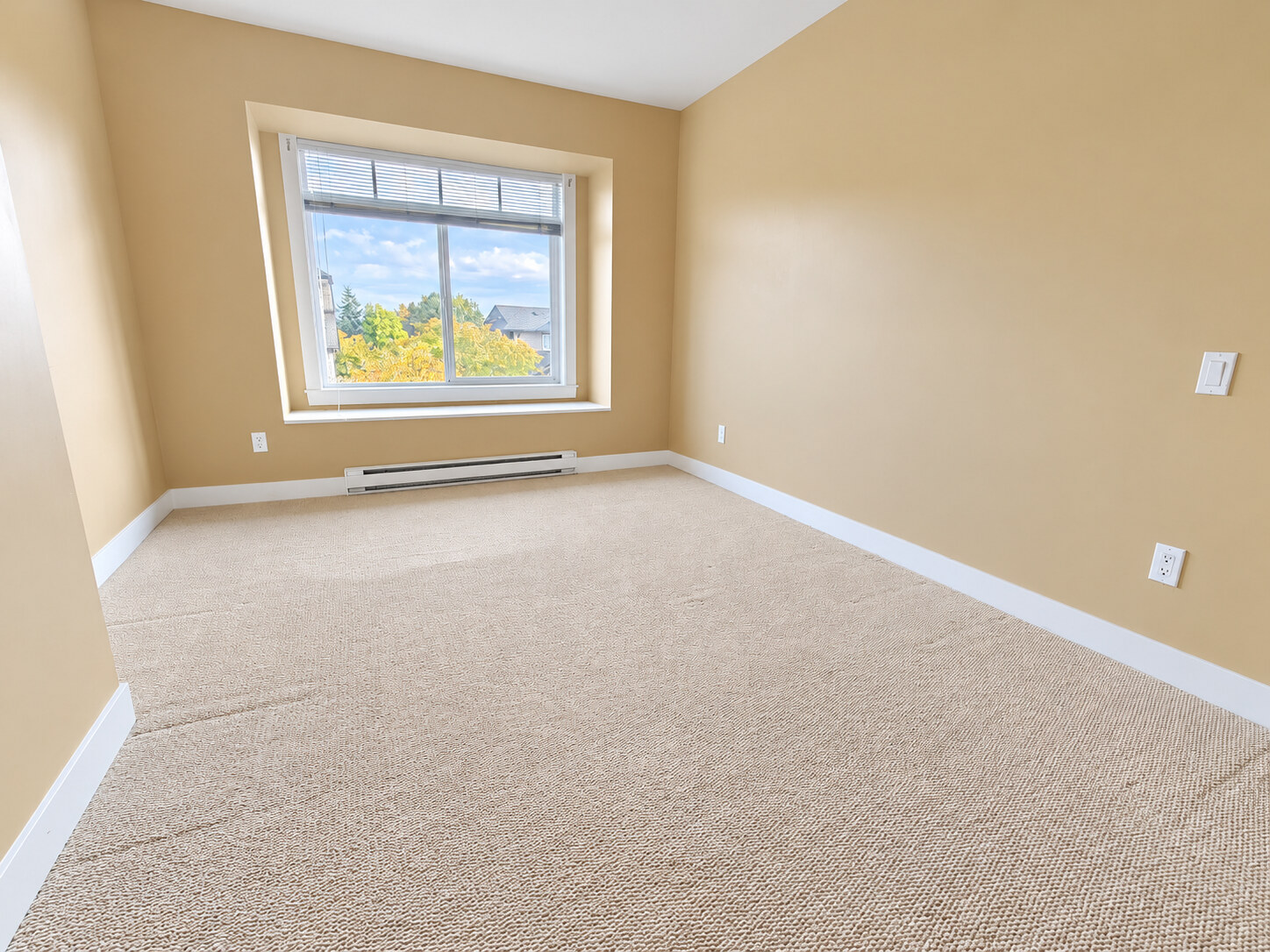 57-7428 14th Ave, Burnaby (Pets Allowed)