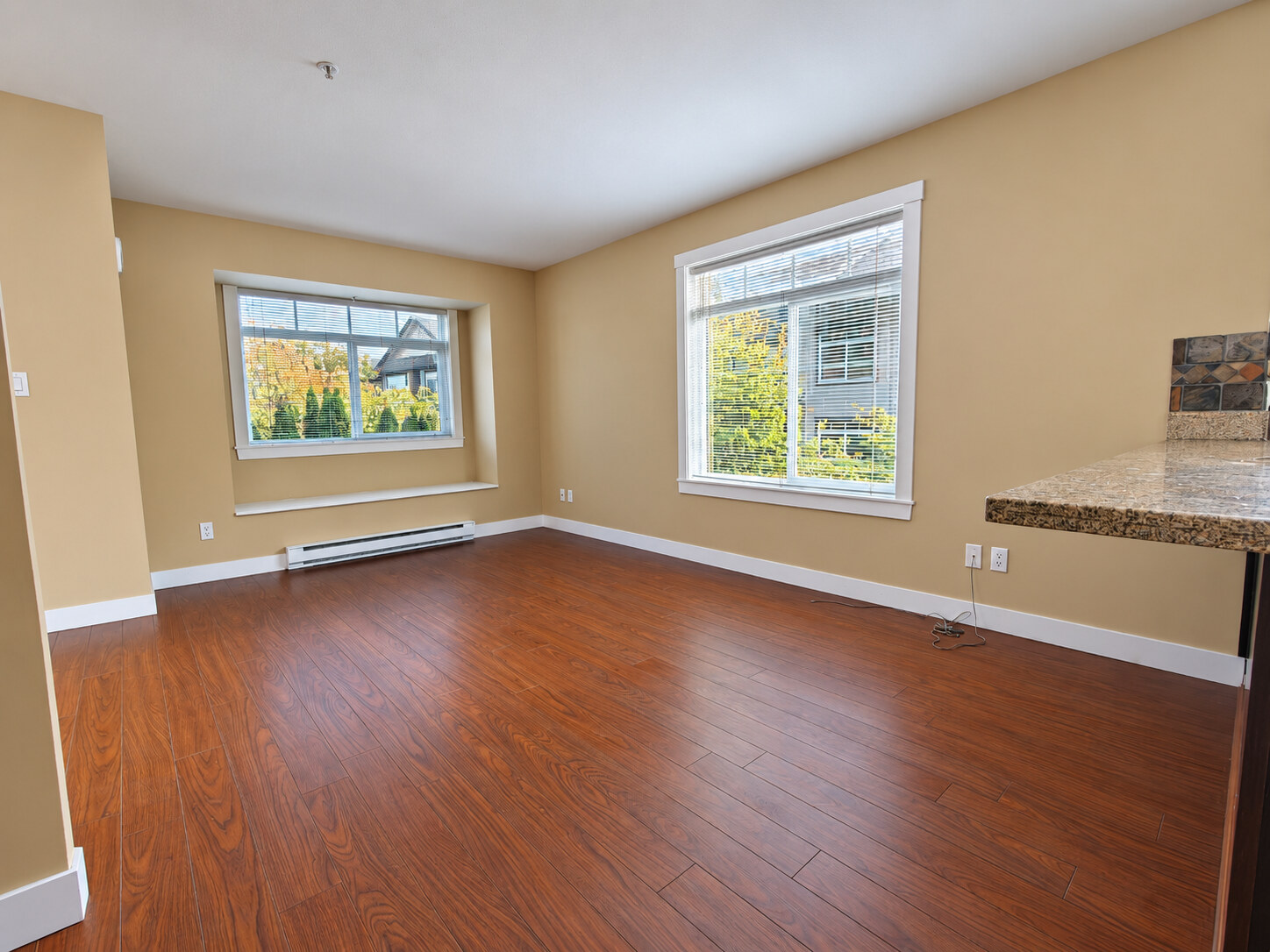 57-7428 14th Ave, Burnaby (Pets Allowed)