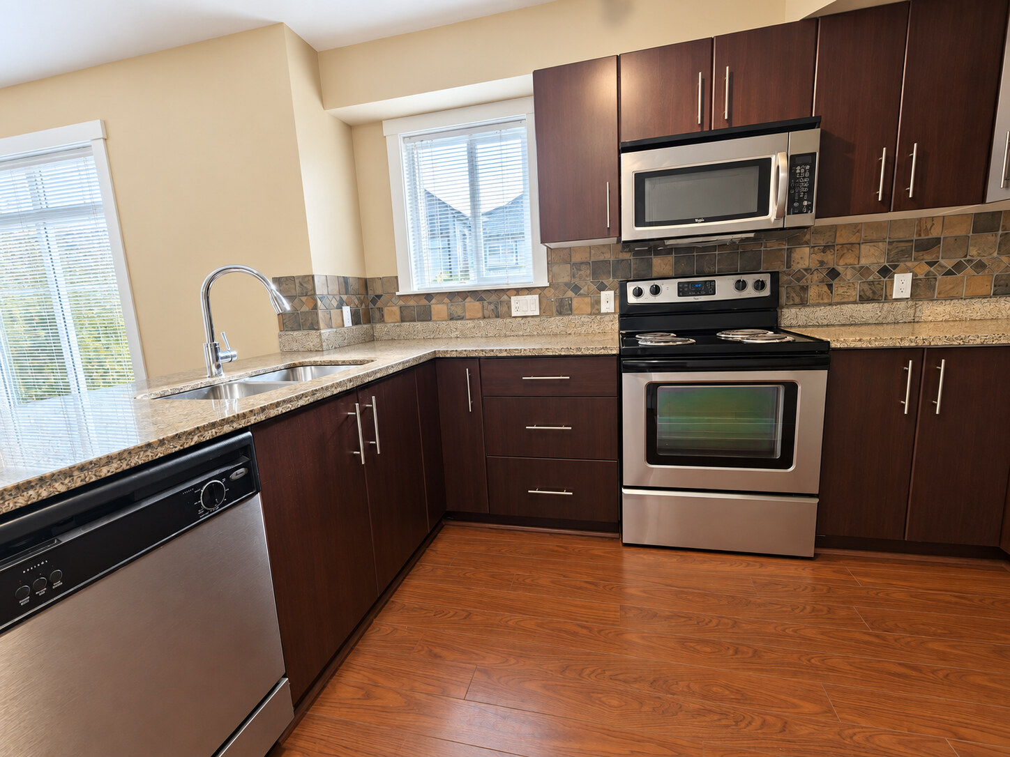 57-7428 14th Ave, Burnaby (Pets Allowed)
