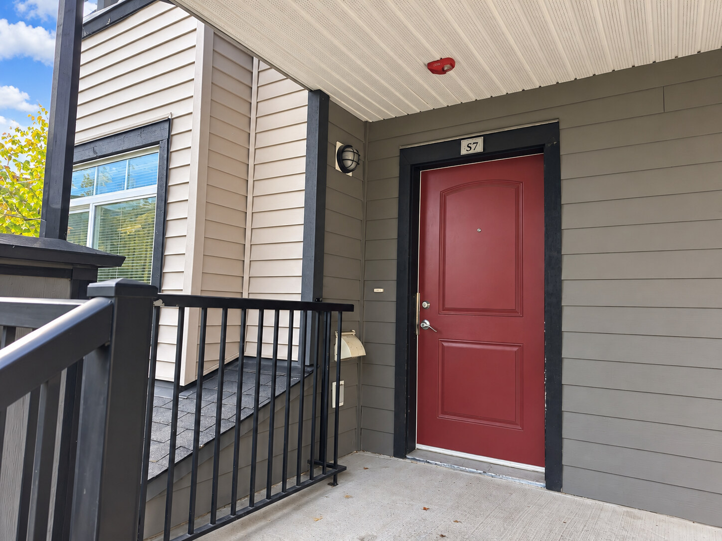 57-7428 14th Ave, Burnaby (Pets Allowed)