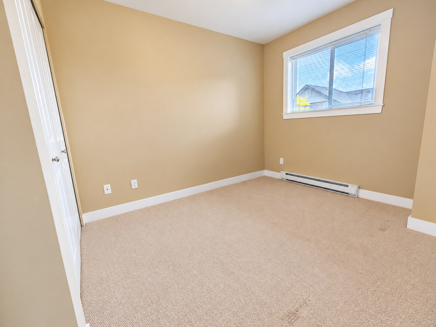 57-7428 14th Ave, Burnaby (Pets Allowed)