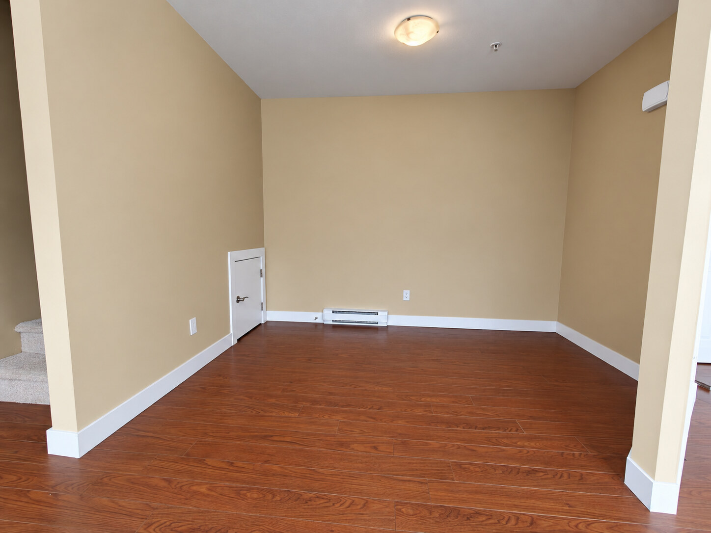 57-7428 14th Ave, Burnaby (Pets Allowed)