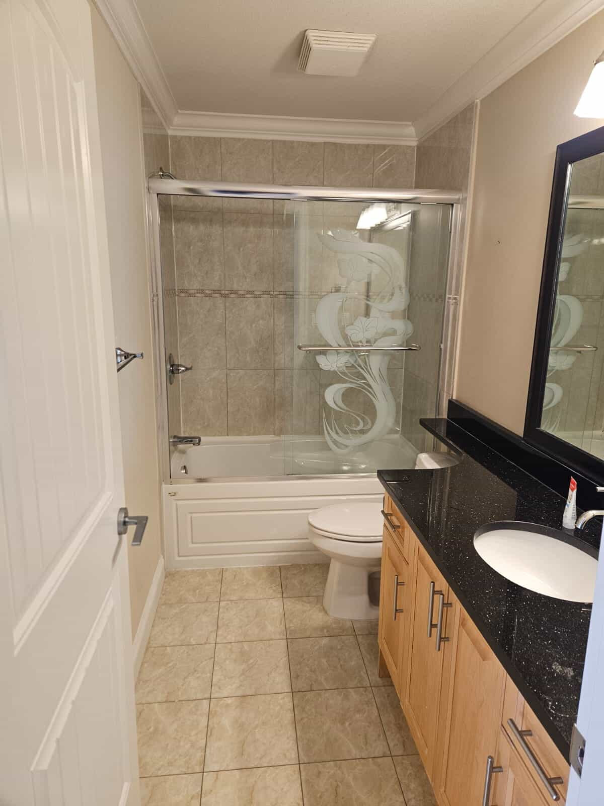253 B 27th Street, North Vancouver (Basement Suite)