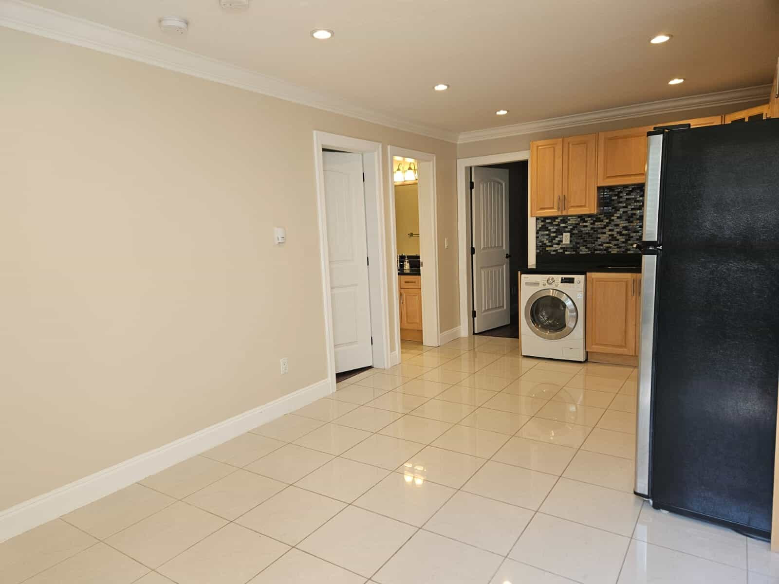 253 B 27th Street, North Vancouver (Basement Suite)