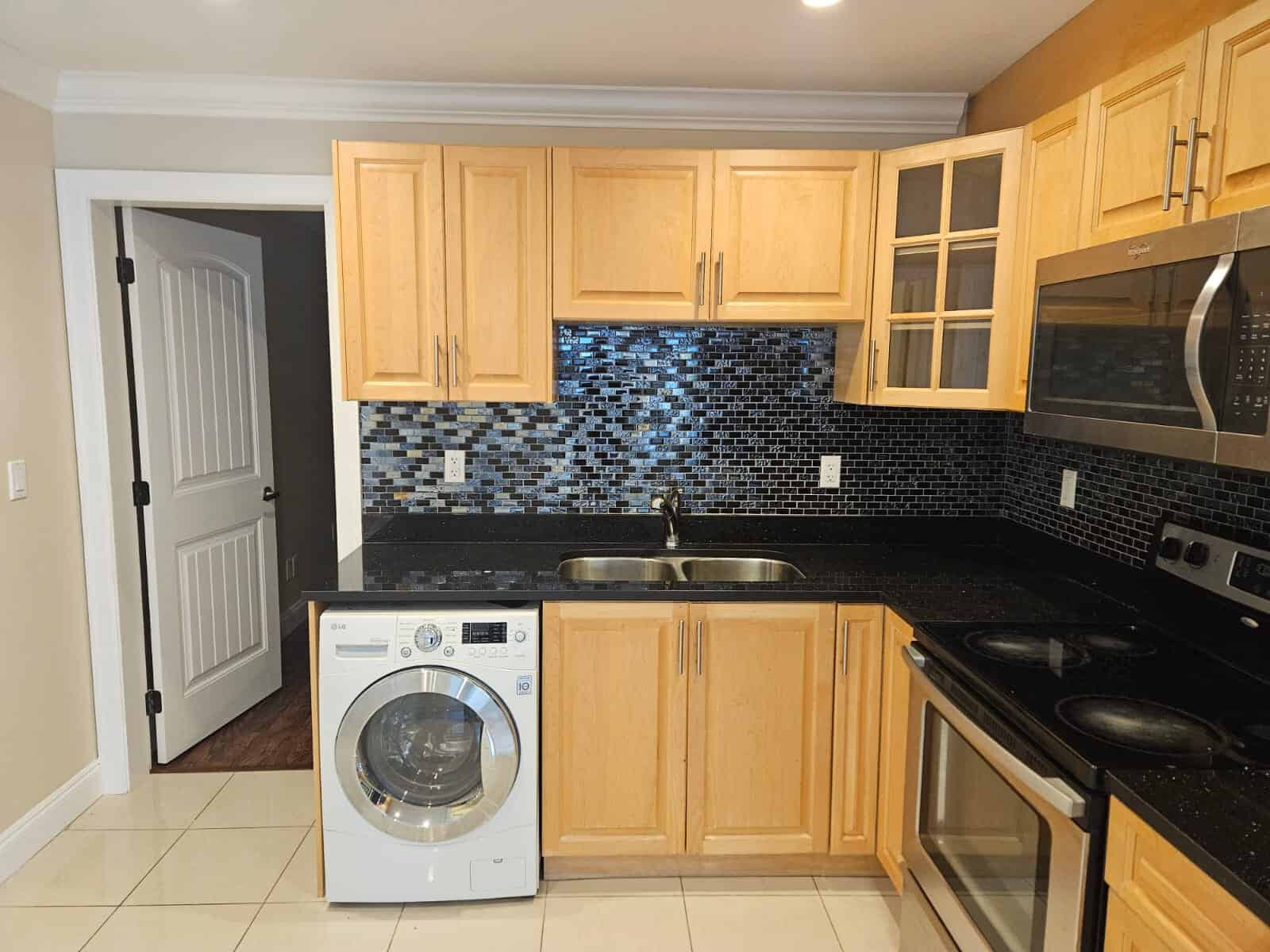 253 B 27th Street, North Vancouver (Basement Suite)