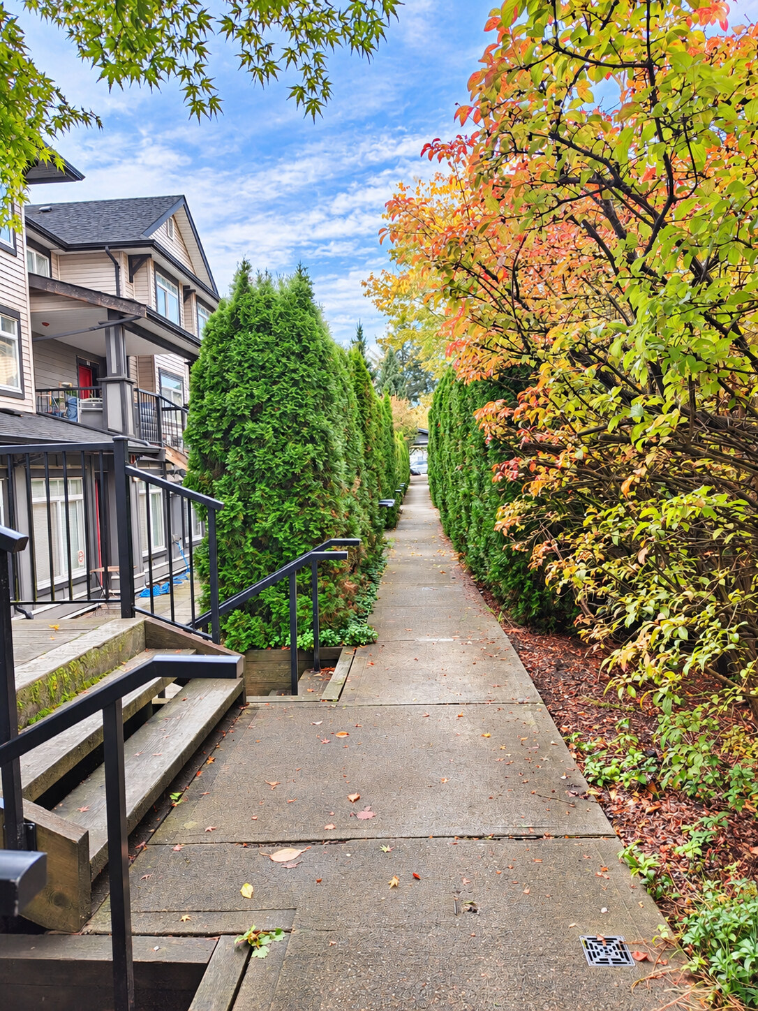 69-7428 14th Ave, Burnaby