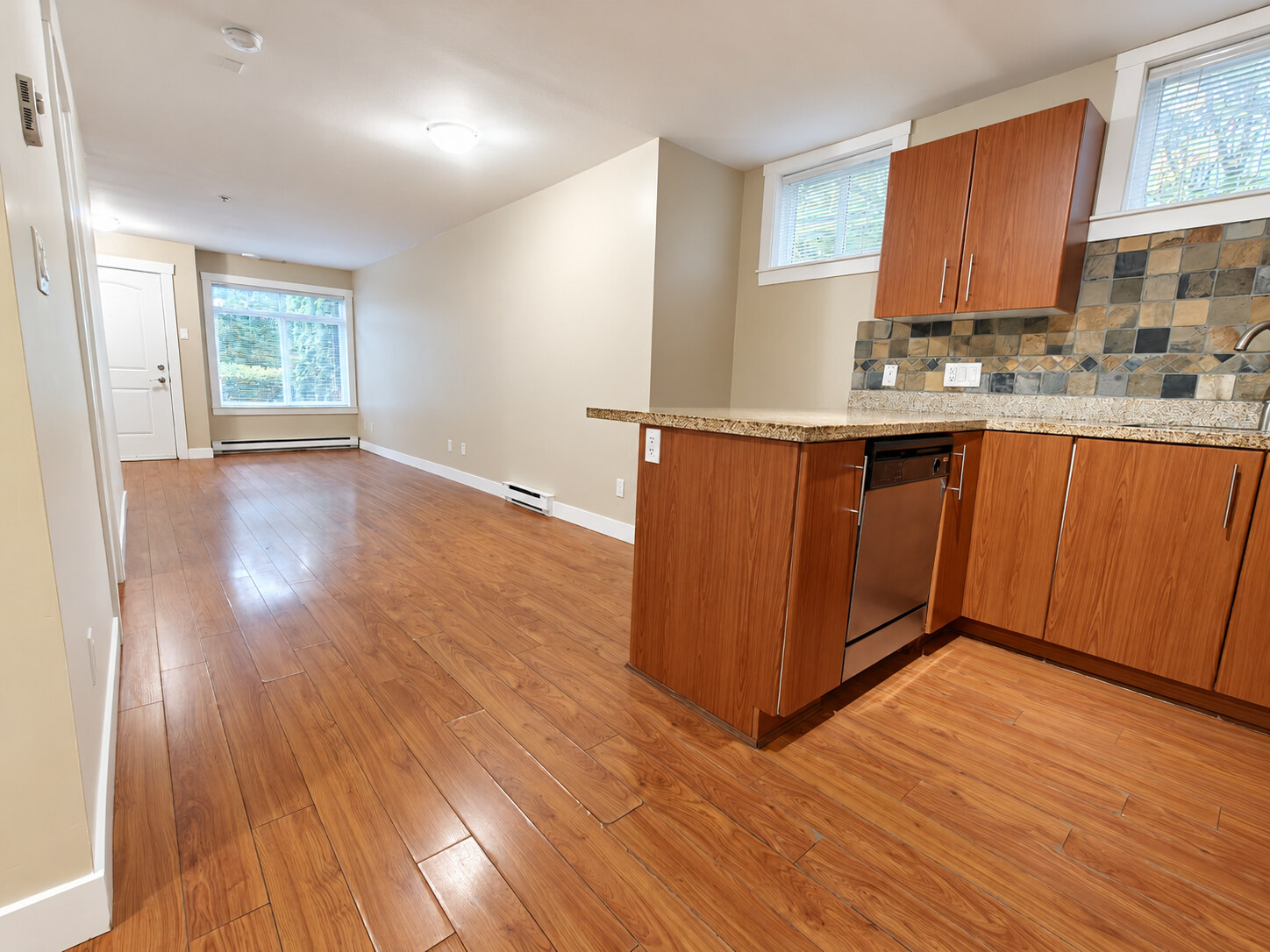 69-7428 14th Ave, Burnaby