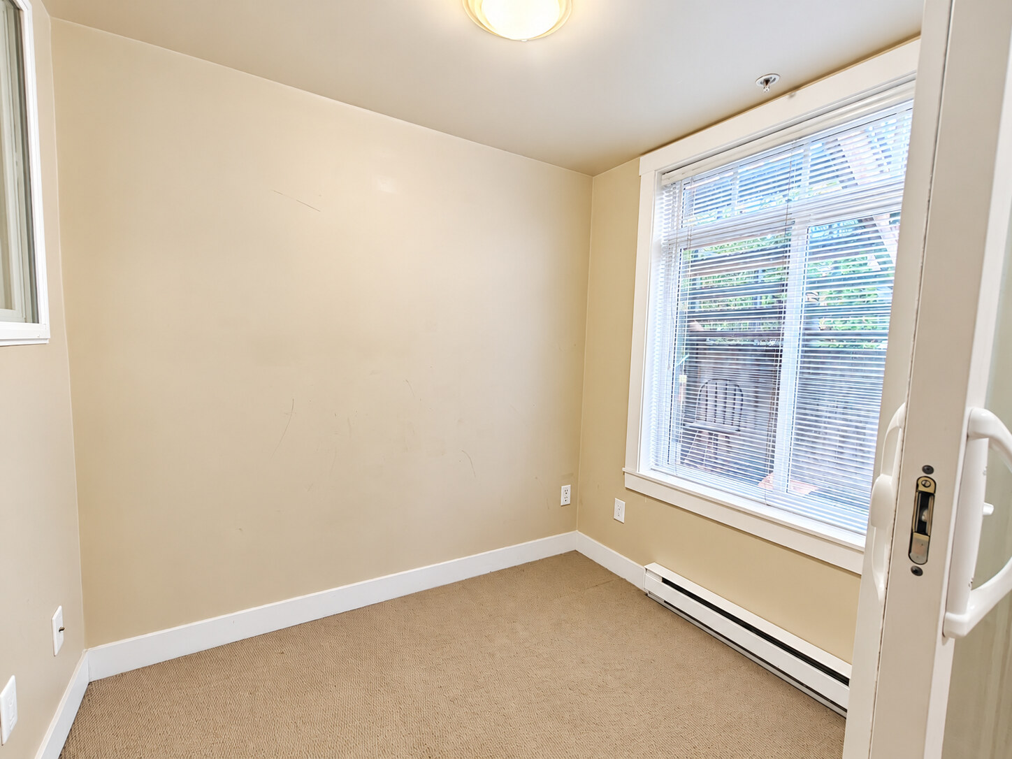 69-7428 14th Ave, Burnaby